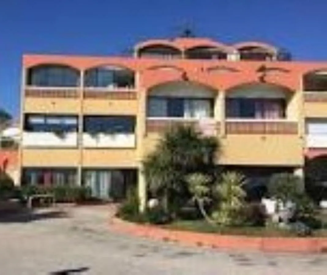 Appartement Confortable, Petite Vue Mer Et Piscine Cassis 0*,